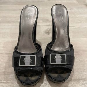 Coach lisete black heels A0875 USED